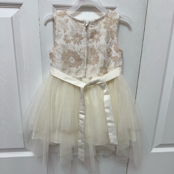 Girls dress - Picture 3 of 3